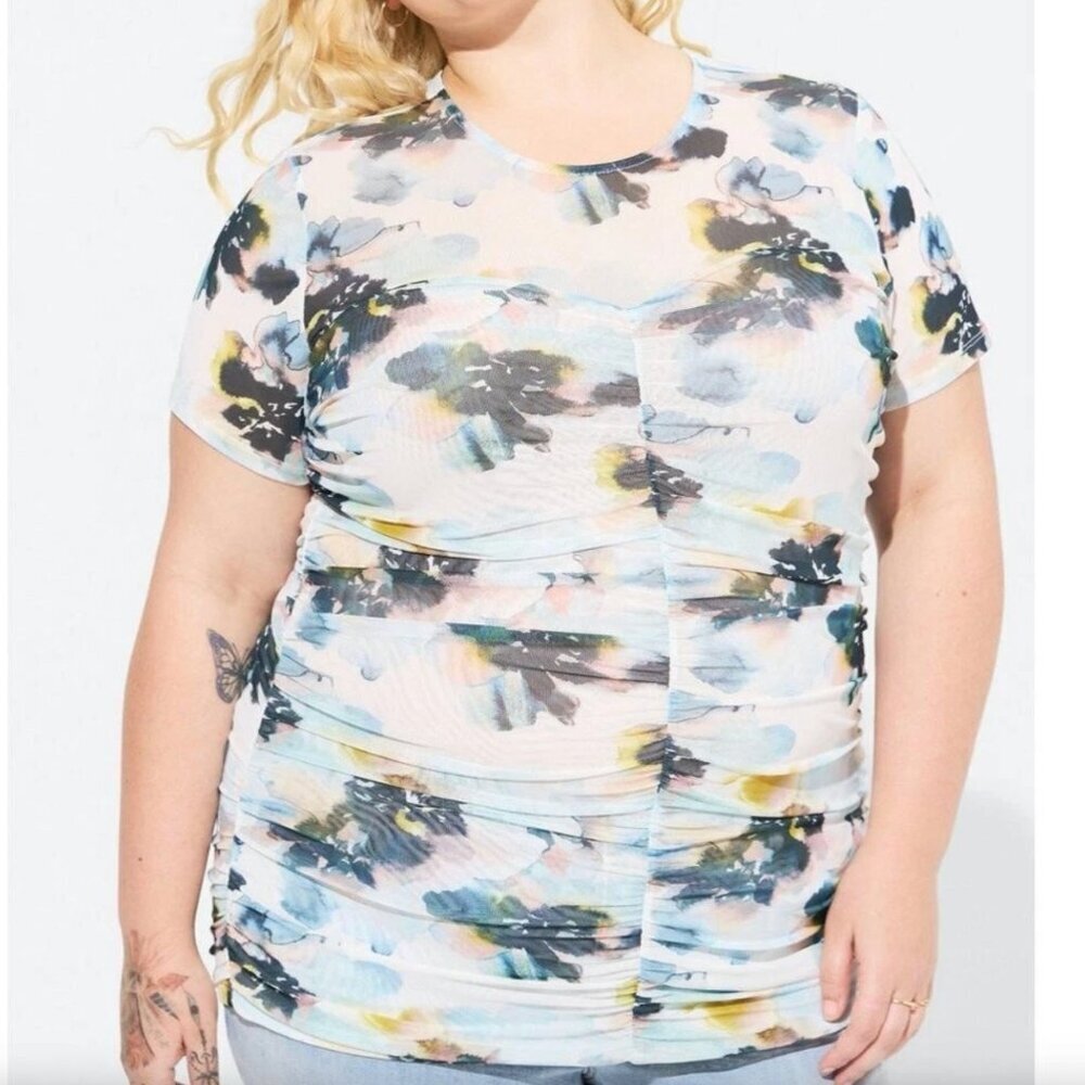 NEW NWT TORRID 1 Plus Size Stretch Mesh Crew Neck Ruched Top Watercolor Floral